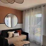 - 1km - Centre *